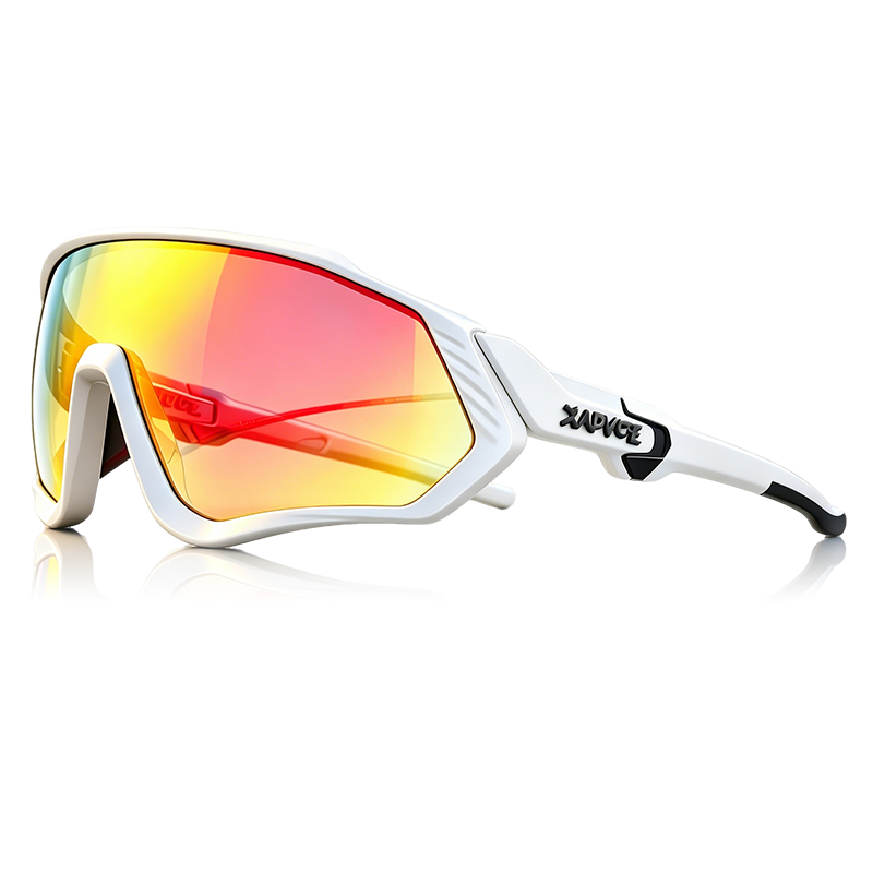 Occhiali da ciclismo LANKELEISI.IT con lenti sportive e struttura leggera, ideali per proteggere dagli agenti atmosferici durante le uscite.