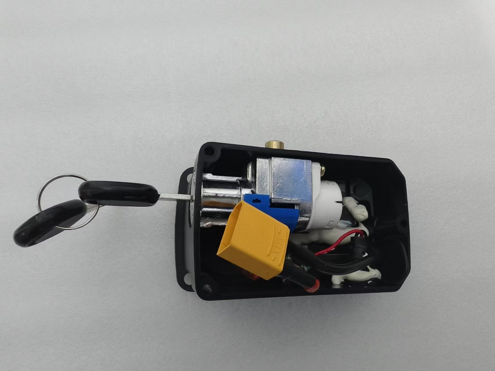 Coperchio superiore della batteria per bicicletta elettrica LANKELEISI con lucchetto e chiave, modello X3000MAX-3.